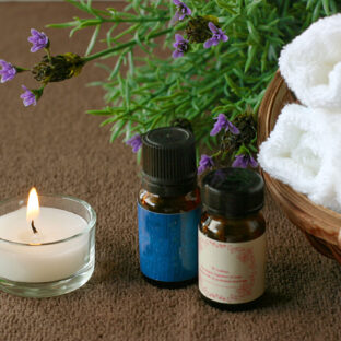 アロマにストレス解消効果がある？心安らぐアロマオイルをご紹介