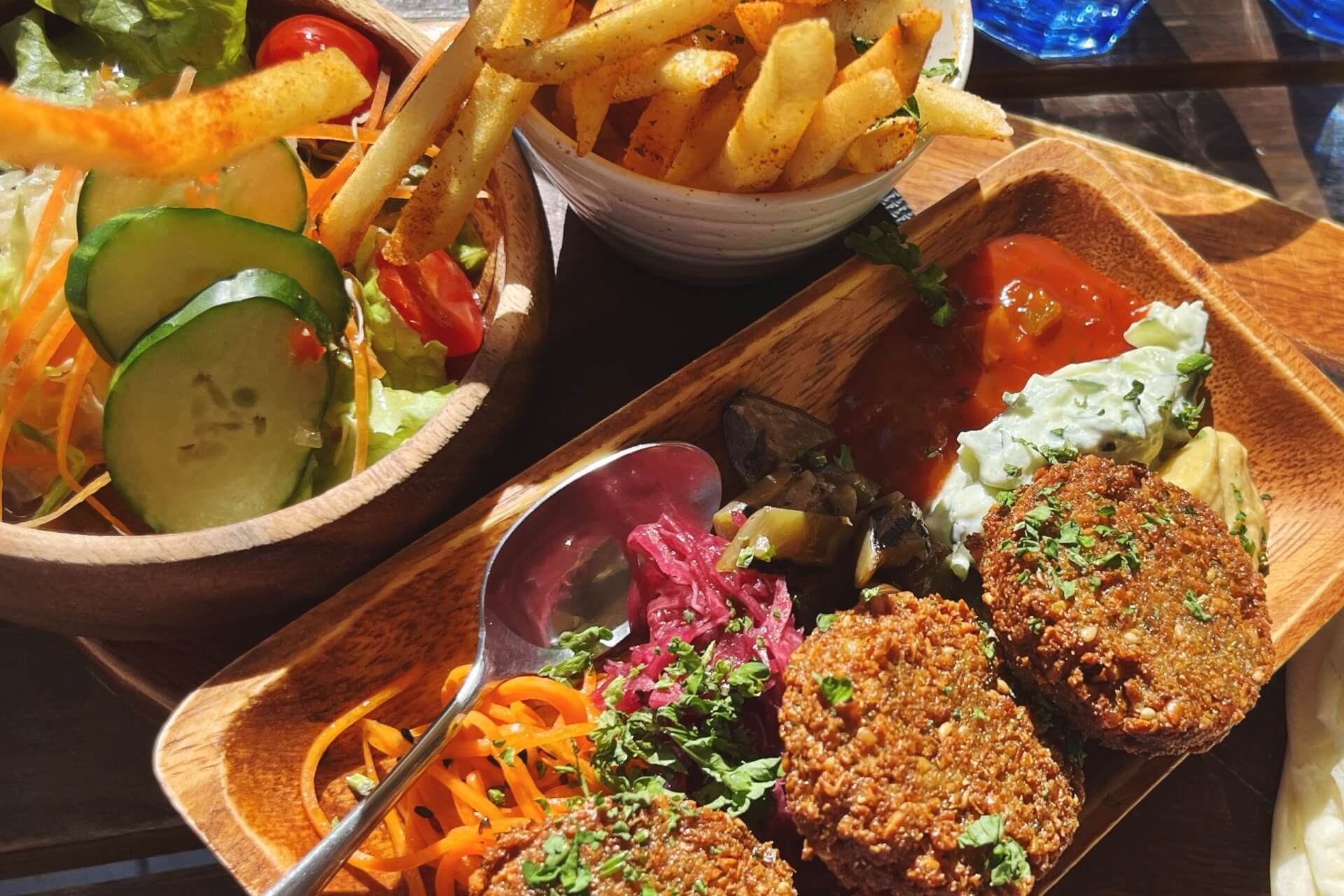 野菜や大豆を使った彩りのあるヴィーガン食