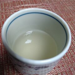 松葉茶は何分煮だせばいいの？効果的な煮出し方と「声枯れ」の時に試した体験談について
